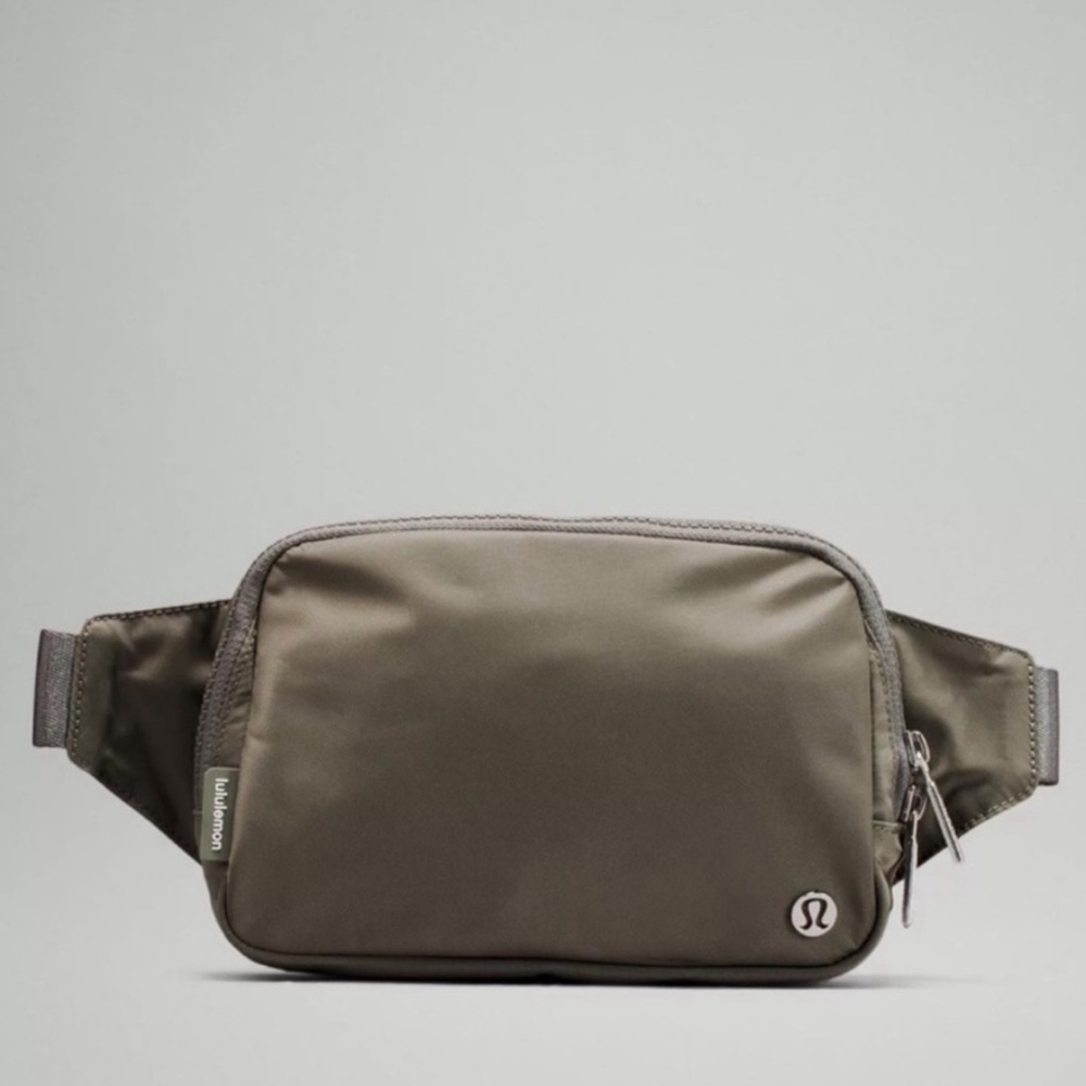 NWT LULULEMON EVERYWHERE BELT BAG - Picture 1 of 15